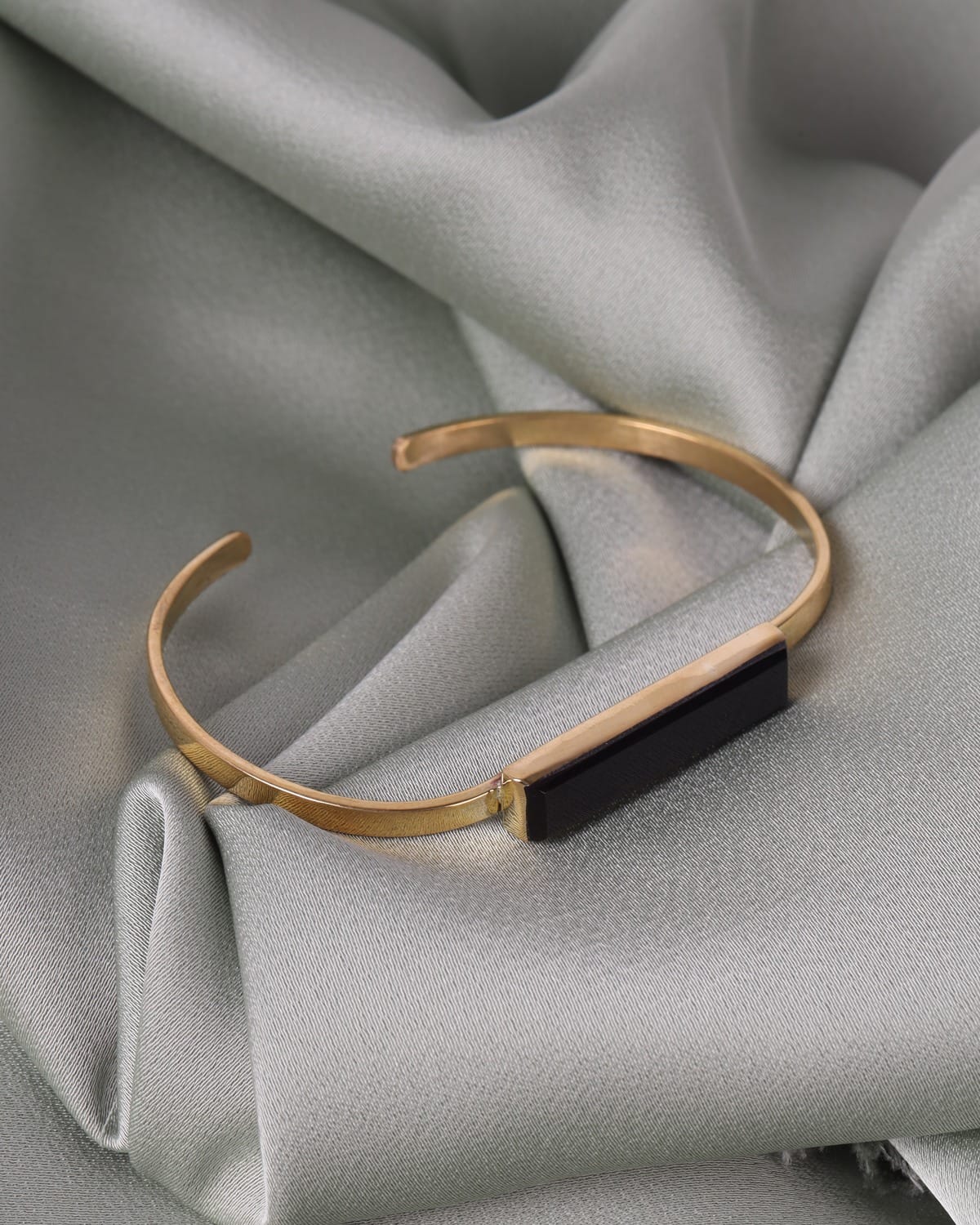 Elegant Black Agate Brass Cuff