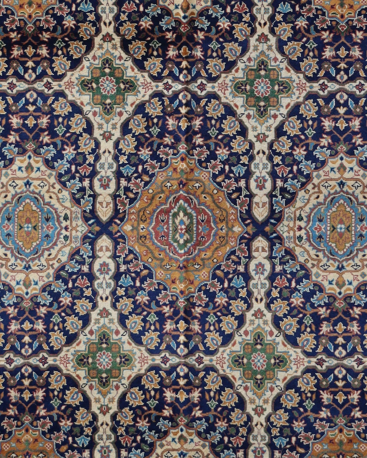 Zeer Khaki Design Rug