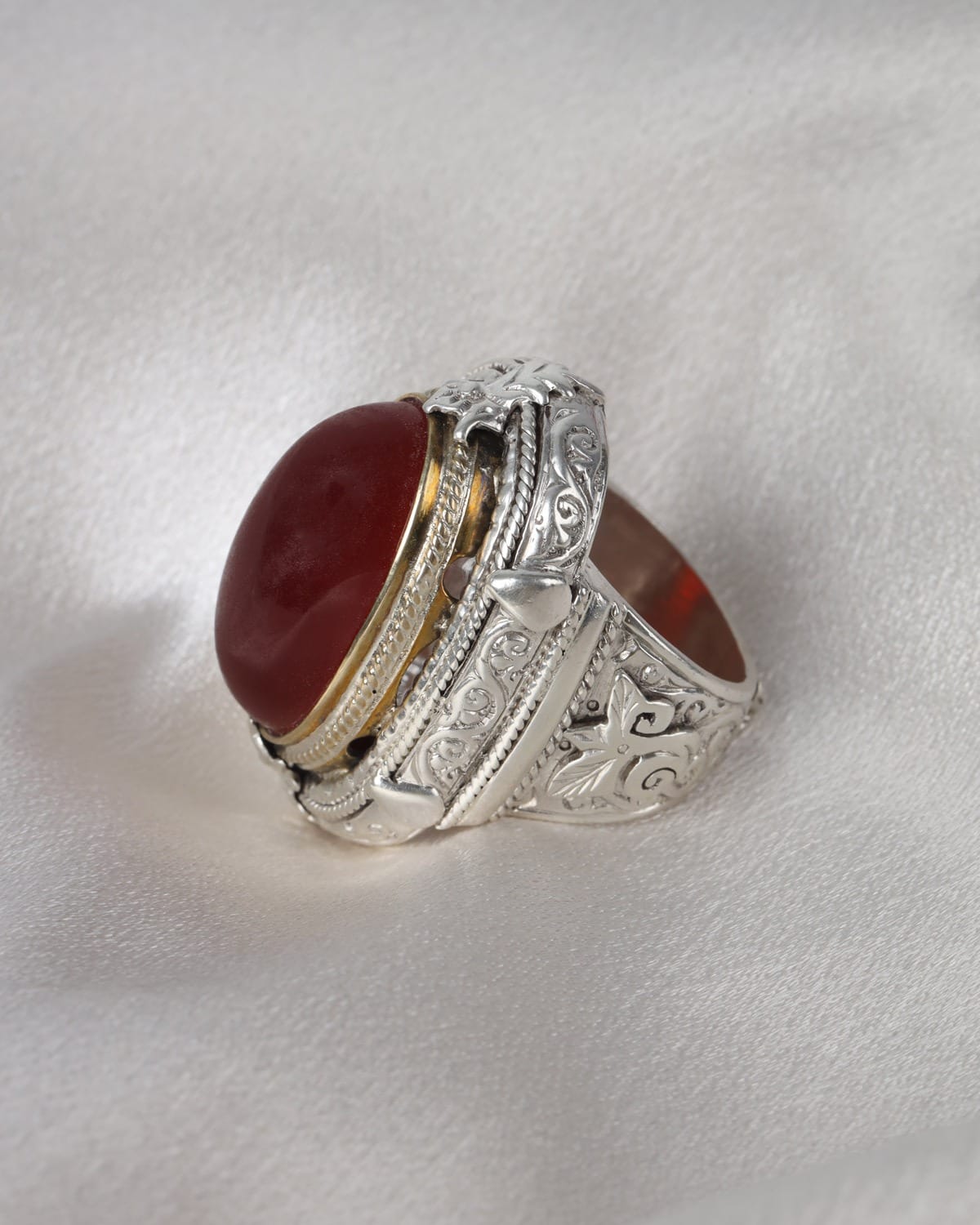 Mens Yemeni Red Agate Silver Ring